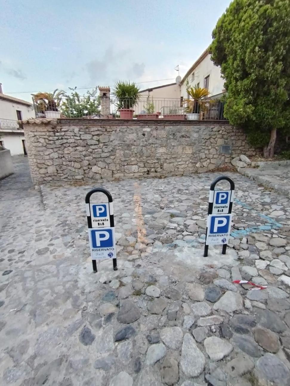 La Rosa Blu Bed and Breakfast Gerace Exteriör bild
